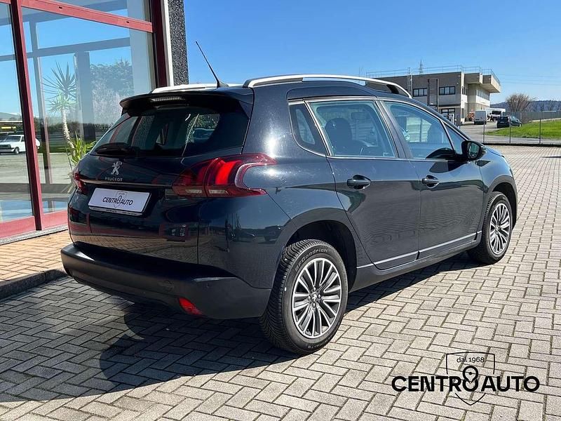 Usata Peugeot 2008 Active 110 CV (80 kW) 2019 Grigio hurricane SUV