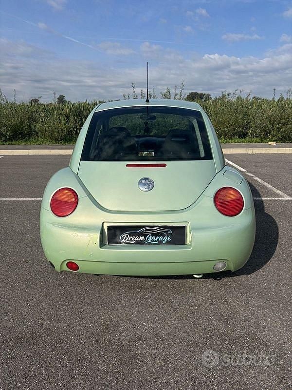 Usata VW Beetle 116 CV (85 kW) 2000 Verde Utilitaria