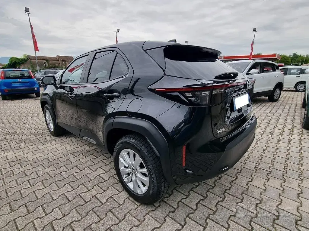 Usata Toyota Yaris Cross Business Edition 116 CV (85 kW) 2024 Nero SUV