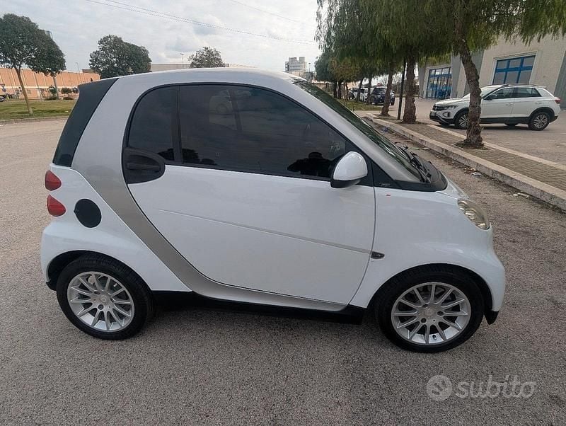 Bianco Usata 2009 Smart ForTwo Coupé Coupé | 4200 € - Immagine 1/4