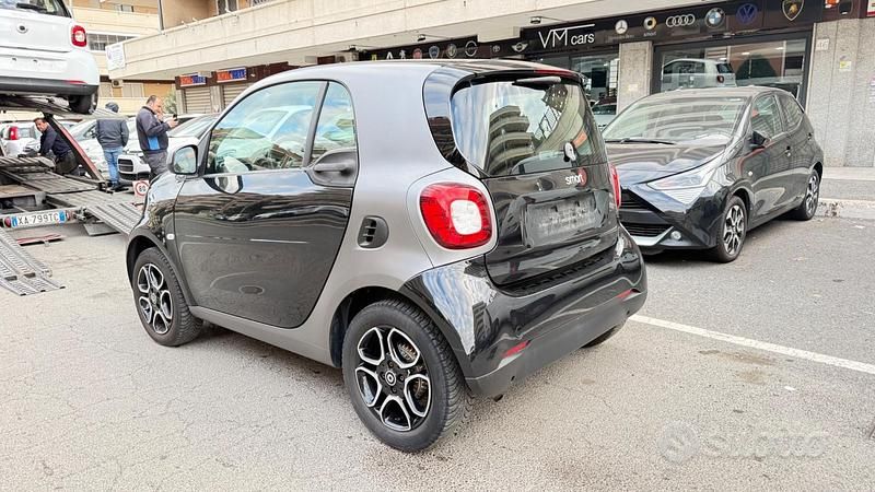 Usado Smart ForTwo Coupé Prime 71 CV (52 kW) 2018 Negro Coupe