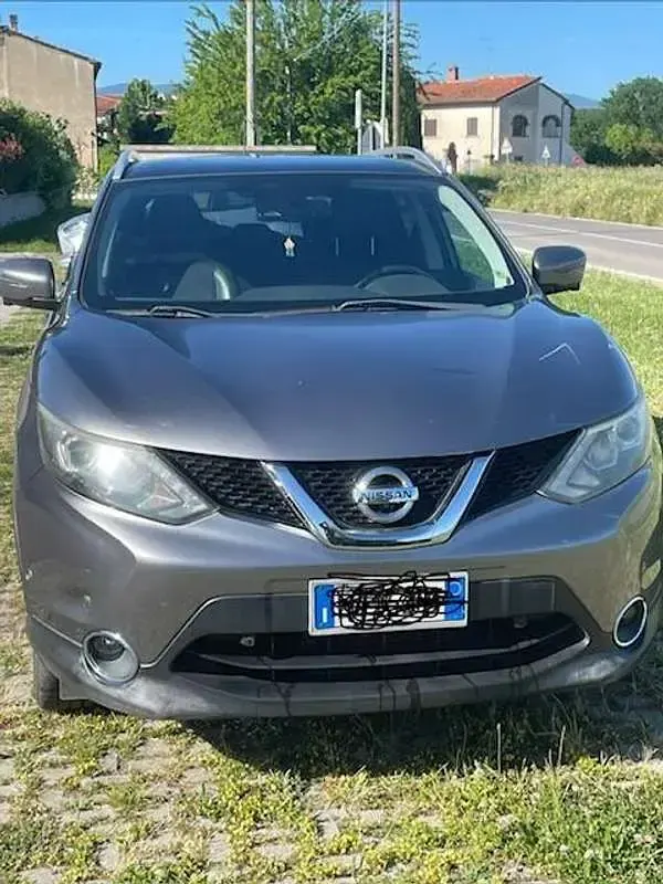 Usata Nissan Qashqai Tekna 110 CV (80 kW) 2015 Grigio SUV