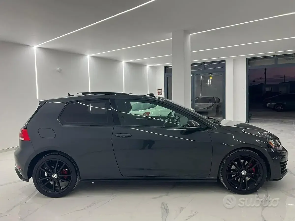Usata VW Golf VII GTI 230 CV (169 kW) 2017 Grigio Berlina