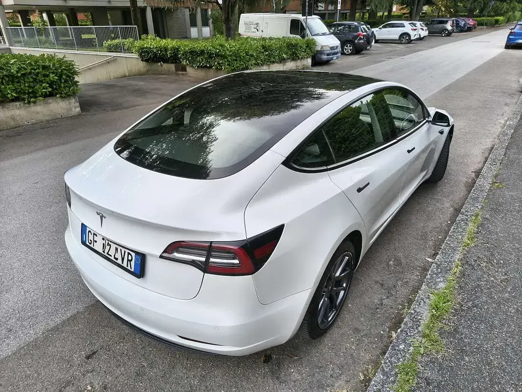 Usata Tesla Model 3 Standard Range 88 kW (120 CV) 2021 Berlina