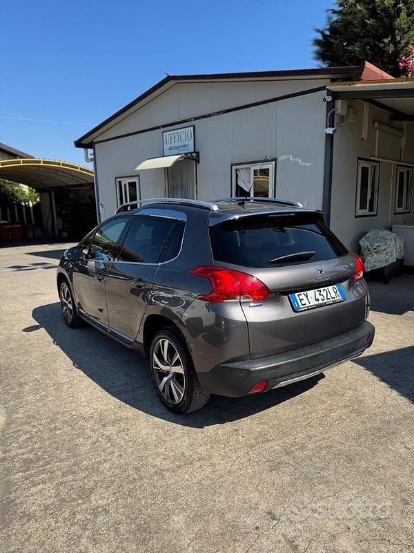 Usata Peugeot 2008 92 CV (67 kW) 2015 Grigio SUV