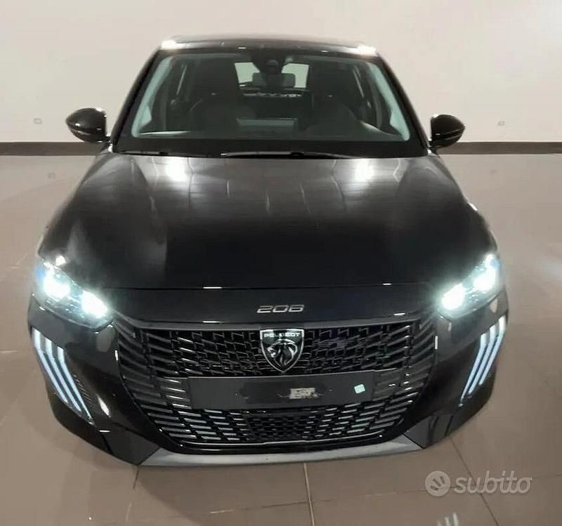 Usata Peugeot 208 Allure 101 CV (74 kW) 2024 Nero Utilitaria