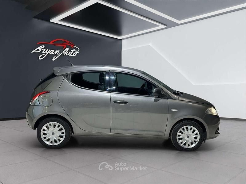 Usata Lancia Ypsilon 69 CV (50 kW) 2018 Grigio Utilitaria