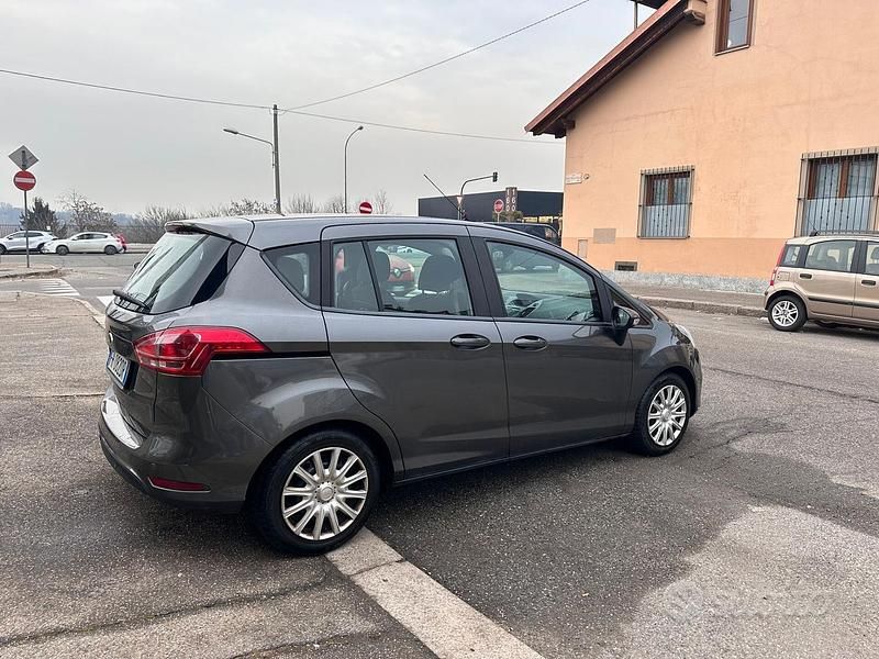 Begagnad Ford B-MAX Titanium X 90 HK (66 kW) 2017 Grå Minibuss