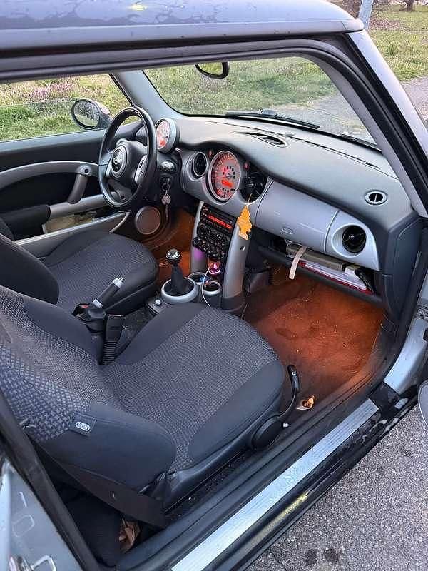 Usata Mini Cooper 116 CV (85 kW) 2004 Argento Utilitaria