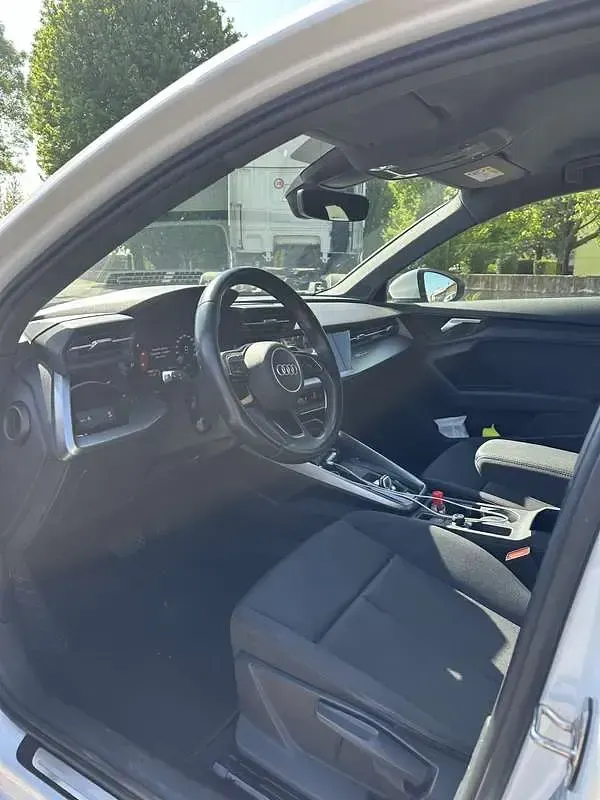 Begagnad Audi A3 Advanced 150 HK (110 kW) 2021 Sedan