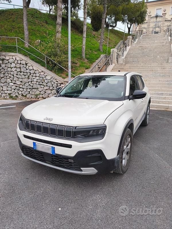 Usata Jeep Avenger Altitude 100 CV (73 kW) 2024 Bianco SUV