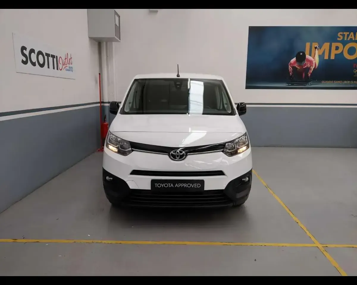 Usata Toyota Proace City City 135 CV (99 kW) 2022 Bianco Monovolume