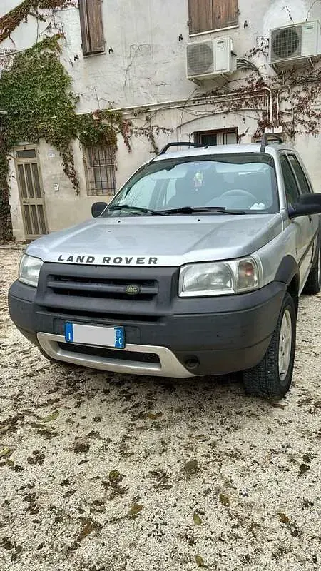 Usata Land Rover Freelander 111 CV (81 kW) 2002 Grigio SUV