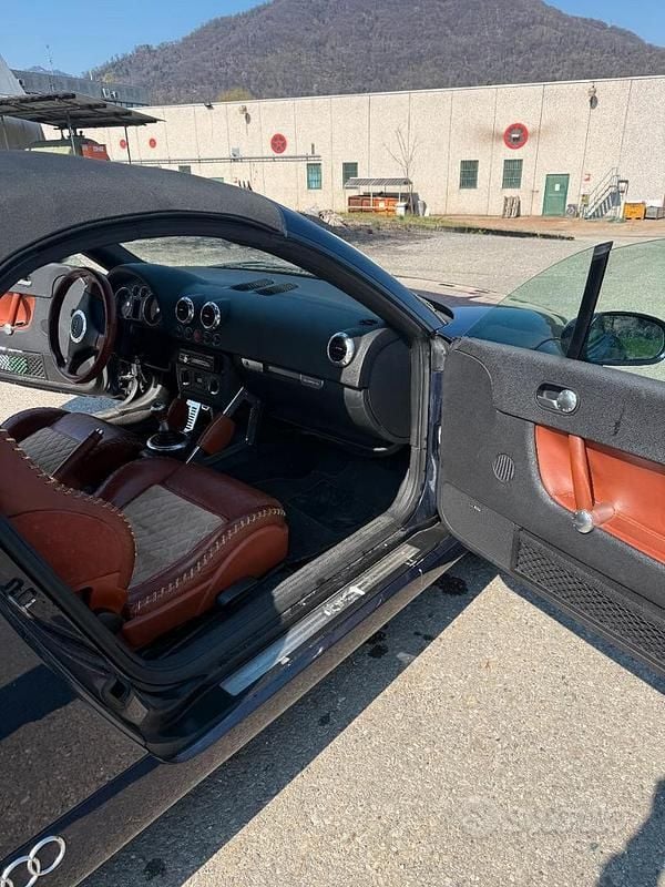Usata Audi TT Roadster 225 CV (165 kW) 2001 Blu Cabrio