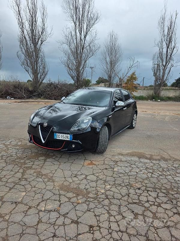 Usata Alfa Romeo Giulietta Exclusive 140 CV (102 kW) 2011 Nero Berlina