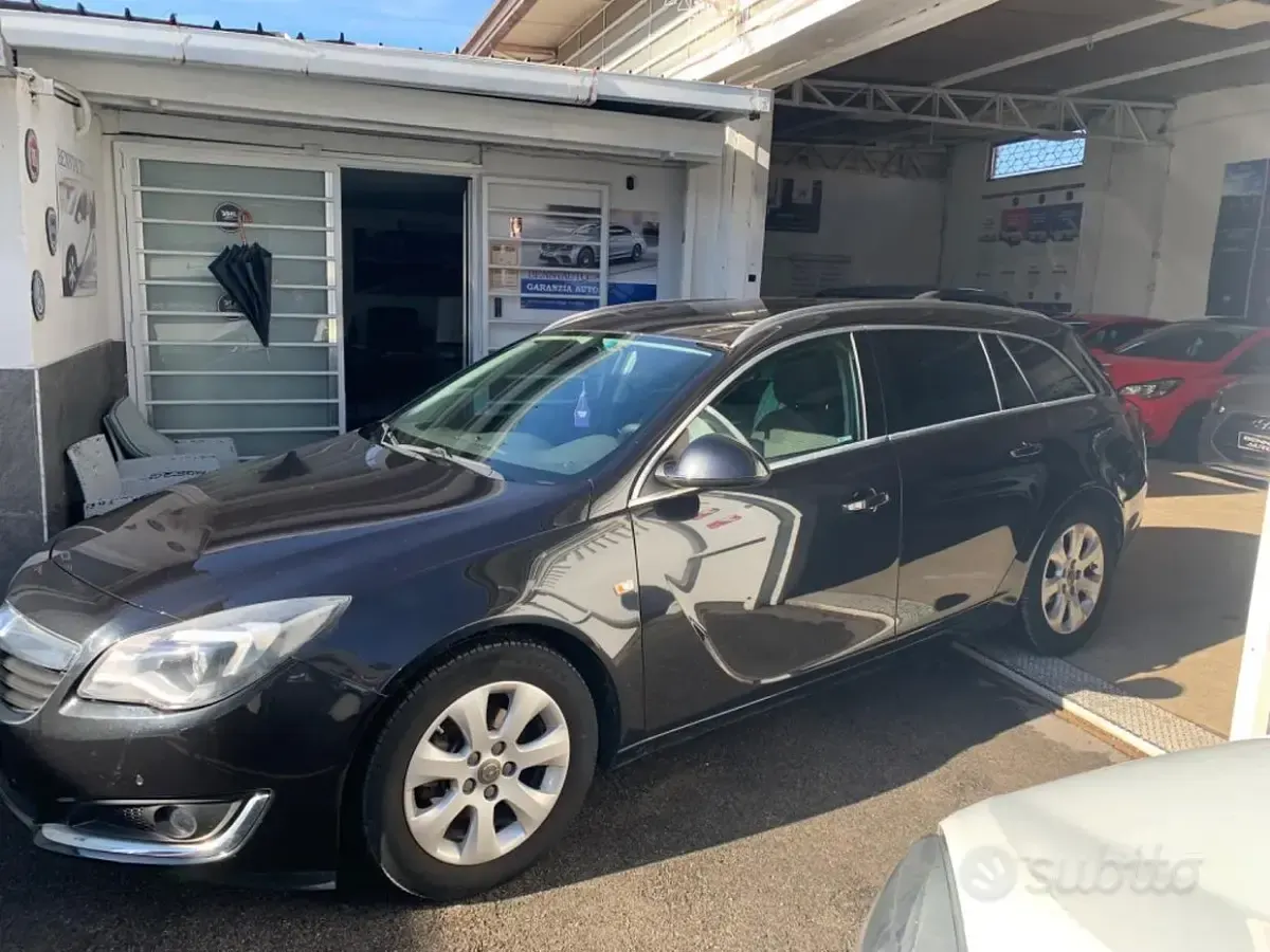 Usata Opel Insignia Cosmo 140 CV (102 kW) 2016 Nero Station wagon