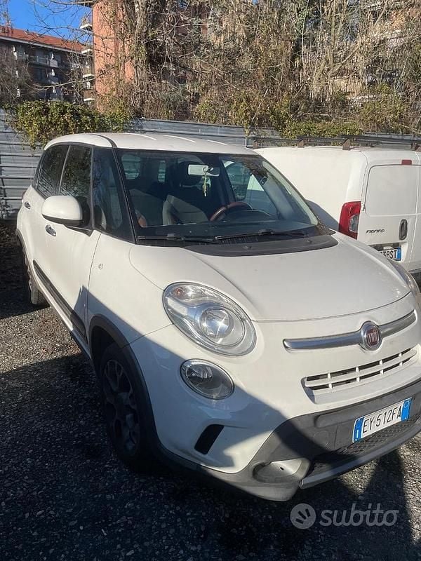 Bianco Usata 2015 Fiat 500L Monovolume | 4800 € - Immagine 1/4