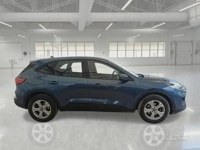 Usata Ford Kuga 120 CV (88 kW) 2022 Blu SUV