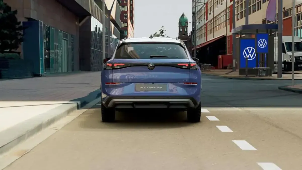 Nuova VW T-Roc Life 150 CV (110 kW) 2026 Celestial blue metallizzato ne SUV