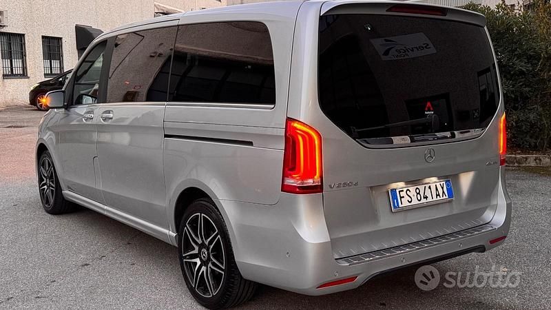 Usata Mercedes V250 Premium 190 CV (139 kW) 2018 Grigio Monovolume