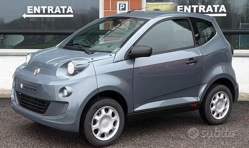 Nuova Aixam eMinauto 2025 Grigio Berlina