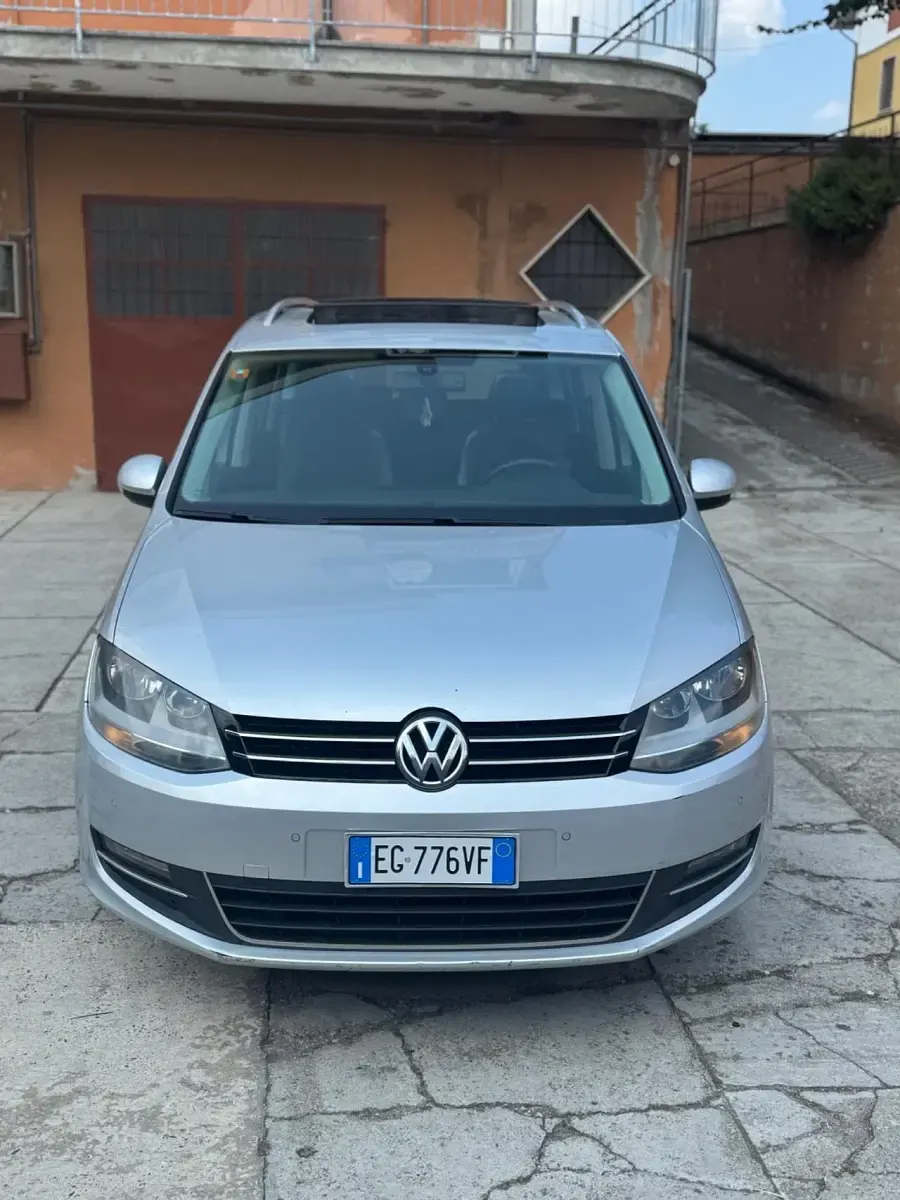 Usata VW Sharan Trendline 140 CV (102 kW) 2011 Argento Monovolume