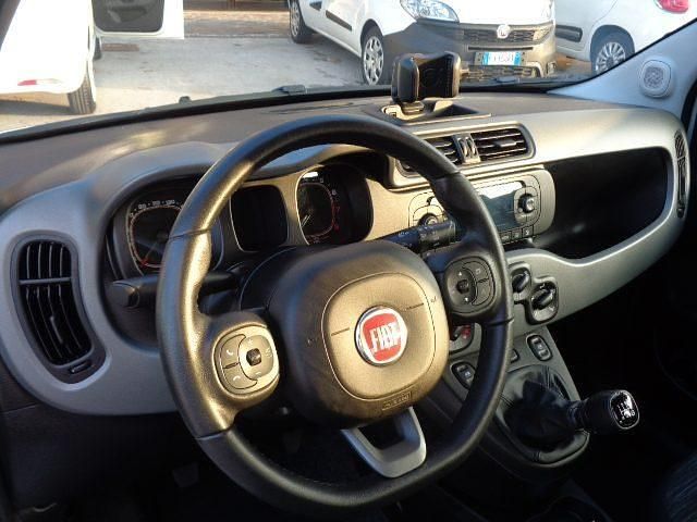 Usata Fiat Panda 4x4 S 85 CV (62 kW) 2020 Bianco pastello Utilitaria