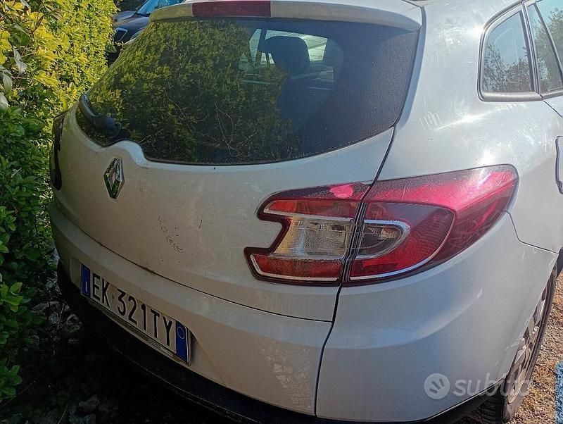Usata Renault Mégane GrandTour 110 CV (80 kW) 2012 Bianco Station wagon