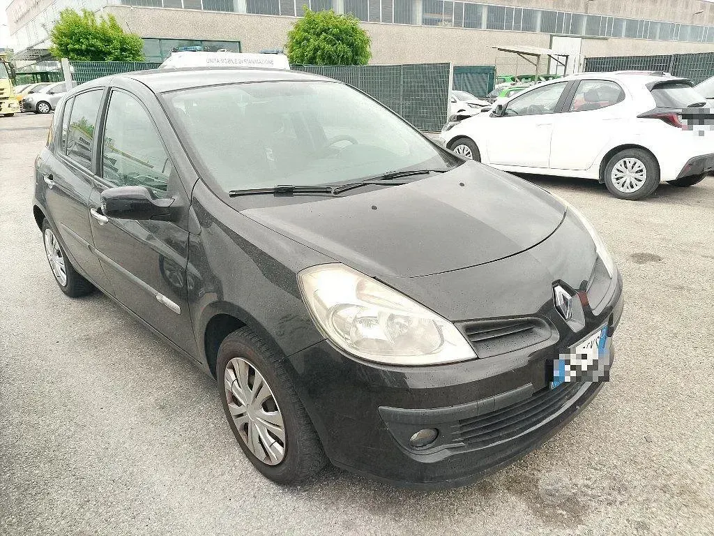 Usata Renault Clio II 75 CV (55 kW) 2008 Nero Berlina