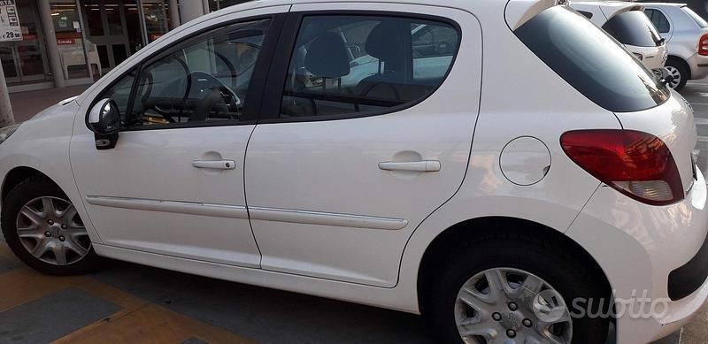 Usata Peugeot 207 2012 Bianco Utilitaria