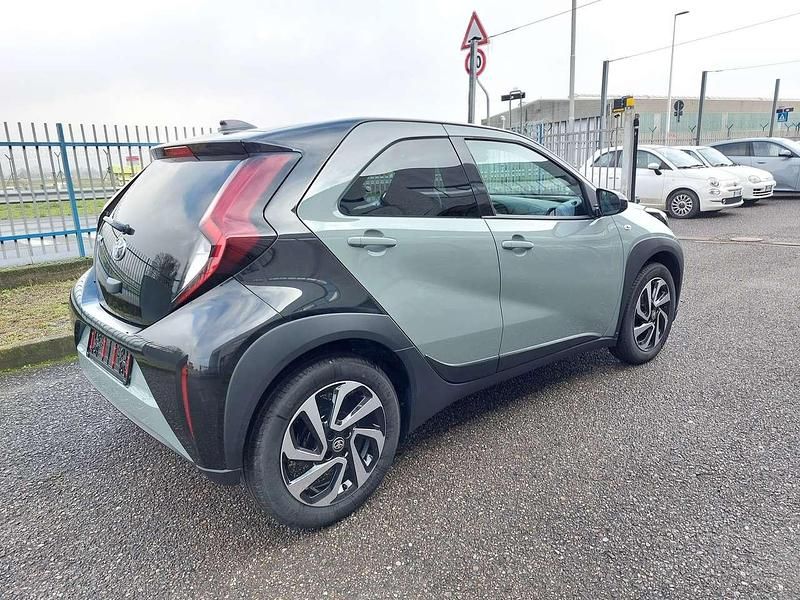 Nuova Toyota Aygo X Trend 72 CV (52 kW) 2025 Verde SUV