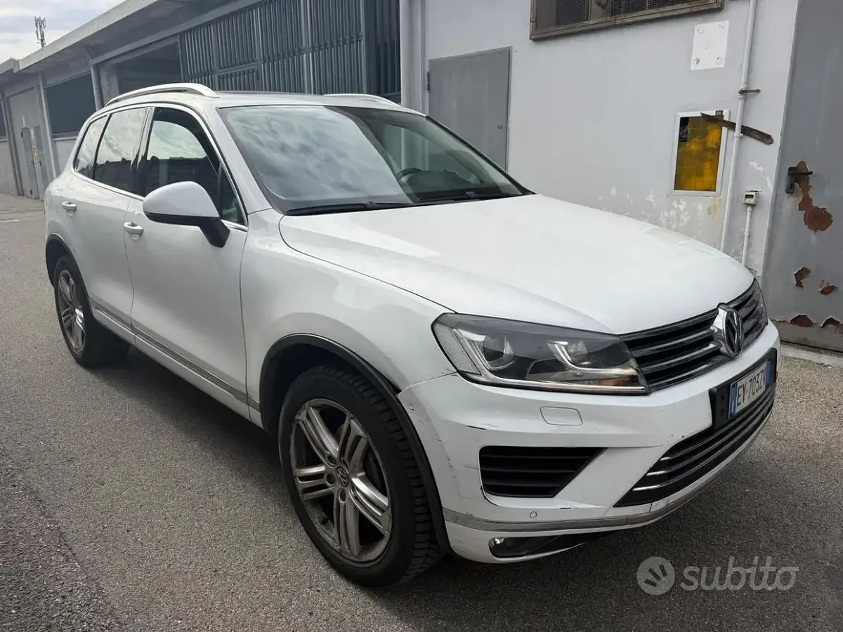 Usata VW Touareg Executive 204 CV (150 kW) 2015 Bianco SUV