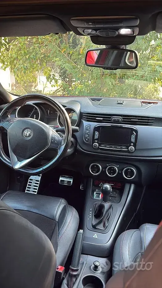 Usata Alfa Romeo Giulietta Quadrifoglio 240 CV (176 kW) 2016 Rosso Utilitaria