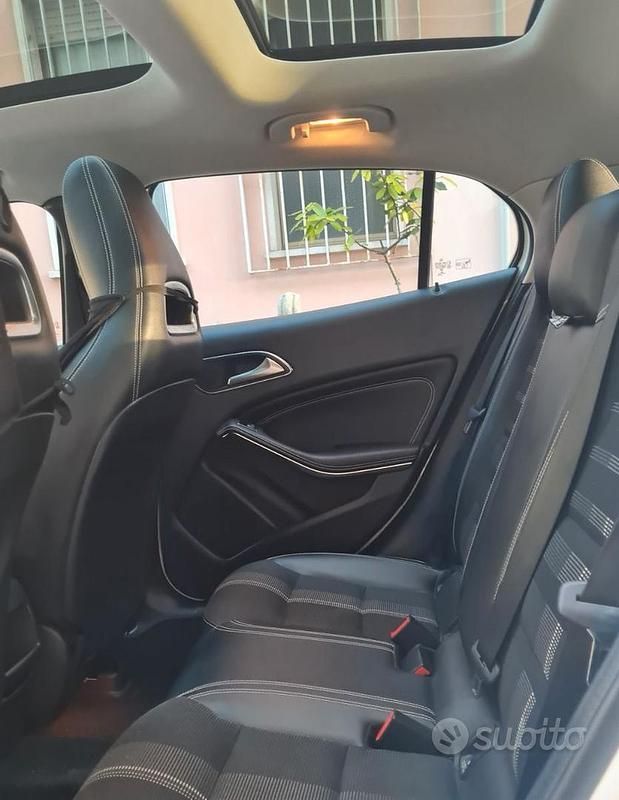 Usata Mercedes GLA200 136 CV (100 kW) 2019 Bianco SUV