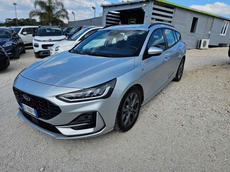Argento Usata 2023 Ford Focus Active Station wagon | 15.900 € (Super prezzo) - Immagine 1/4