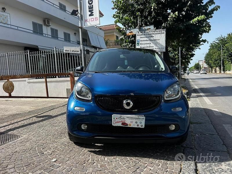 Usata Smart ForFour Prime 71 CV (52 kW) 2017 Blu Utilitaria