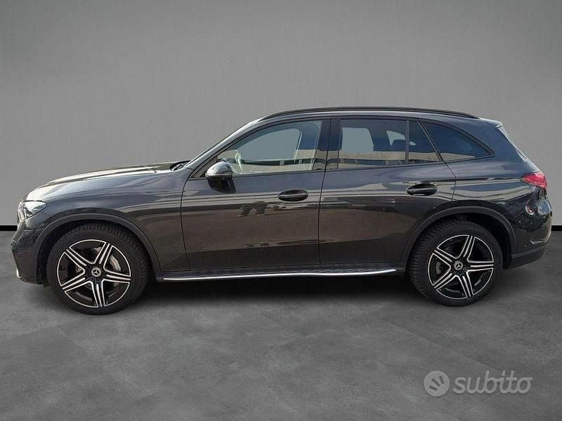 Usata Mercedes GLC300e AMG 269 CV (197 kW) 2023 Grigio SUV