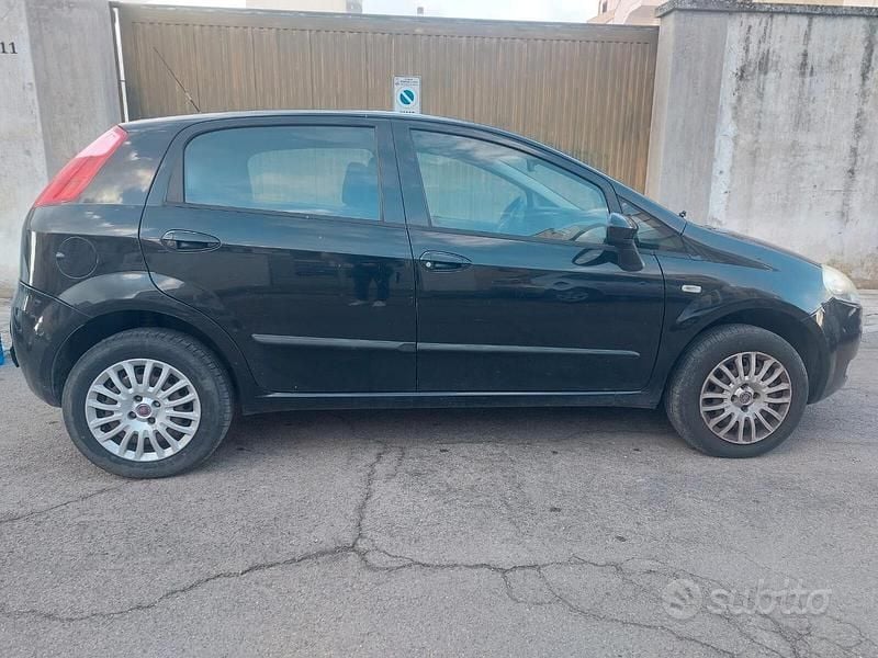 Usata Fiat Punto 77 CV (56 kW) 2009 Nero Utilitaria
