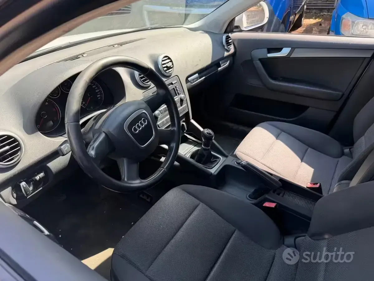 Usata Audi A3 Sportback Ambiente 105 CV (77 kW) 2010 Bianco Utilitaria