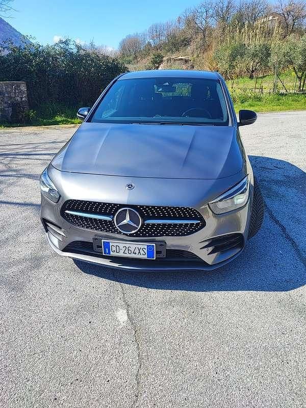 Usata Mercedes B180 Premium 116 CV (85 kW) 2021 Grigio Monovolume