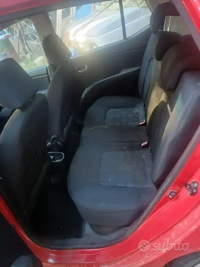 Usata Hyundai i10 66 CV (48 kW) 2011 Rosso Utilitaria