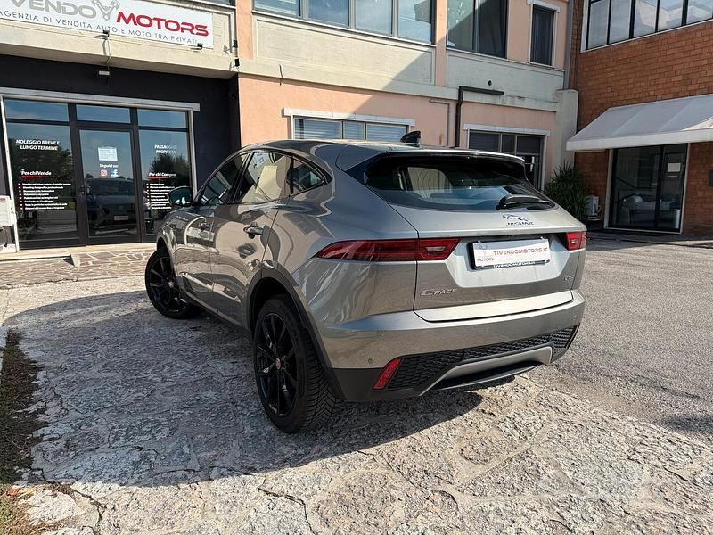 Begagnad Jaguar E-Pace 150 HK (110 kW) 2020 Grå SUV