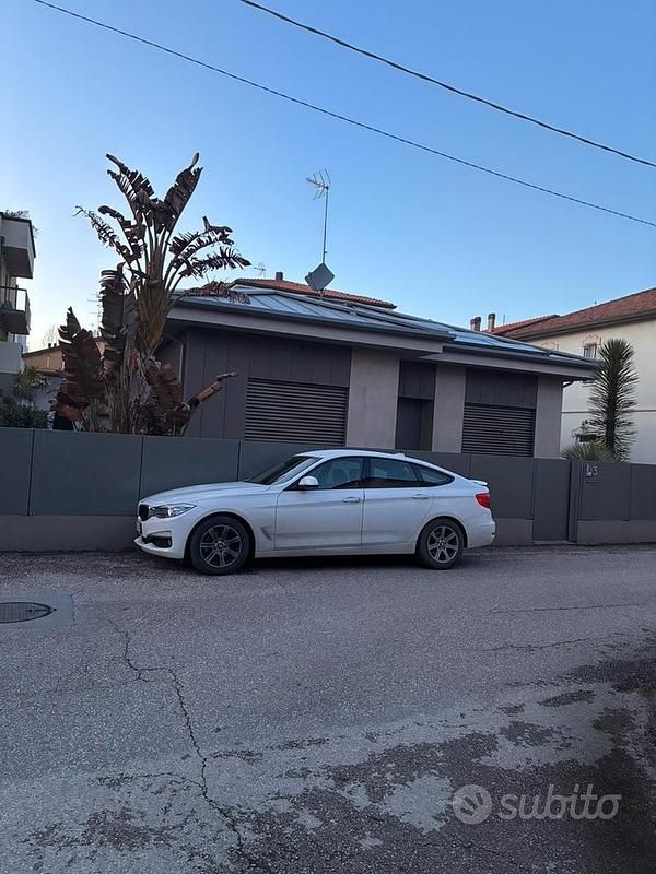 Usata BMW 320 Gran Turismo 184 CV (135 kW) 2013 Bianco Berlina