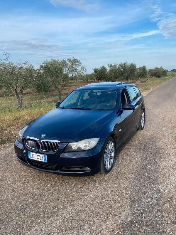 Begagnad BMW 318 2007 Blå Kombi
