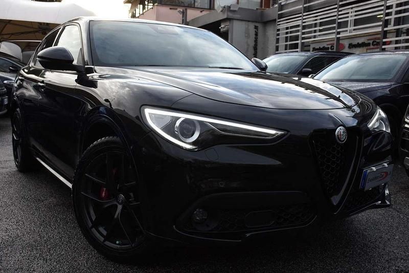 Usata Alfa Romeo Stelvio Veloce 210 CV (154 kW) 2021 Nero metallizzato SUV