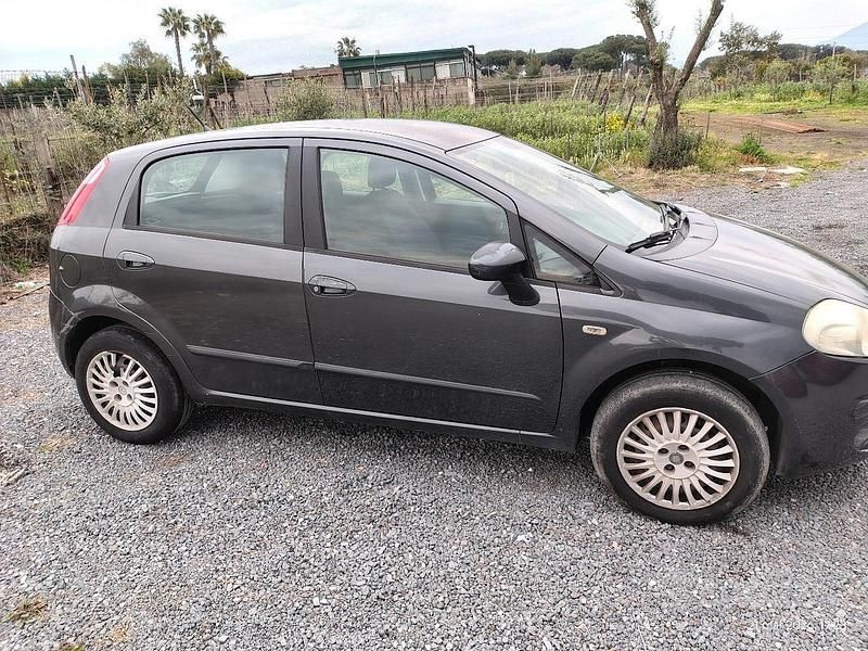 Usata Fiat Grande Punto 77 CV (56 kW) 2009 Utilitaria