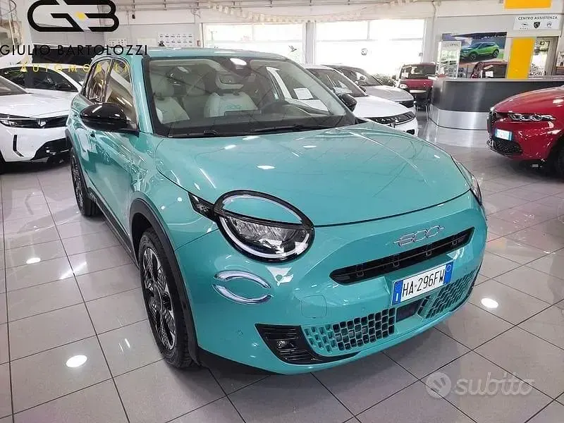 Usata Fiat 600 La Prima 145 CV (106 kW) 2025 Verde SUV