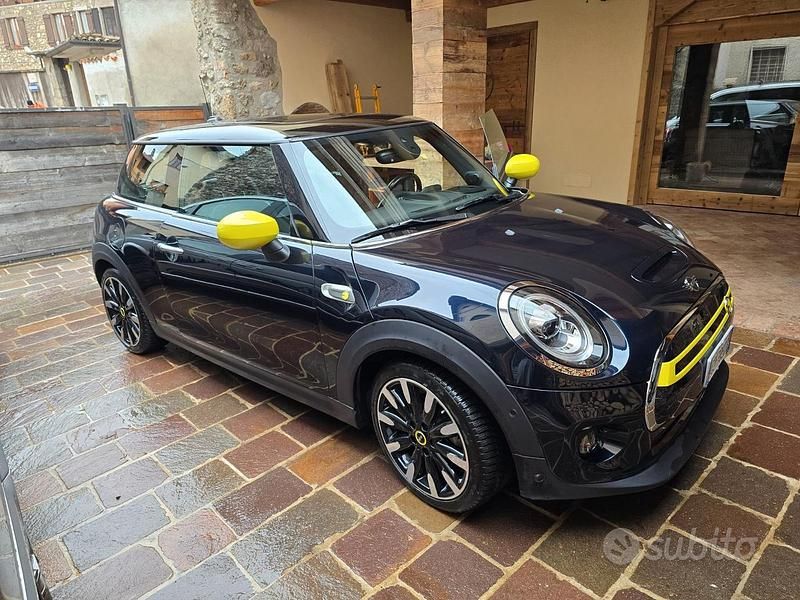 Usata Mini Cooper SE 135 kW (184 CV) 2020 Nero Utilitaria