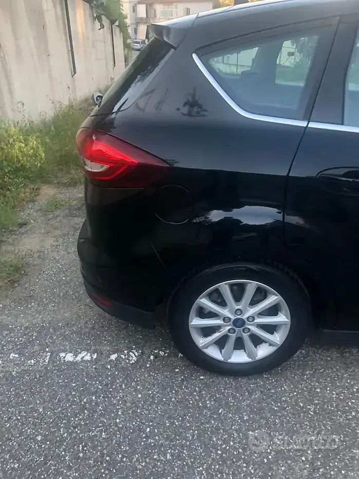 Usata Ford C-MAX Titanium 120 CV (88 kW) 2016 Nero Monovolume