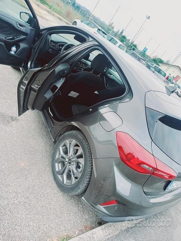 Usata Ford Focus 125 CV (91 kW) 2022 Berlina